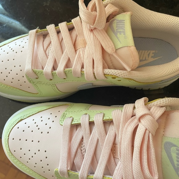 Nike dunks “Lime Ice” - Picture 2 of 4
